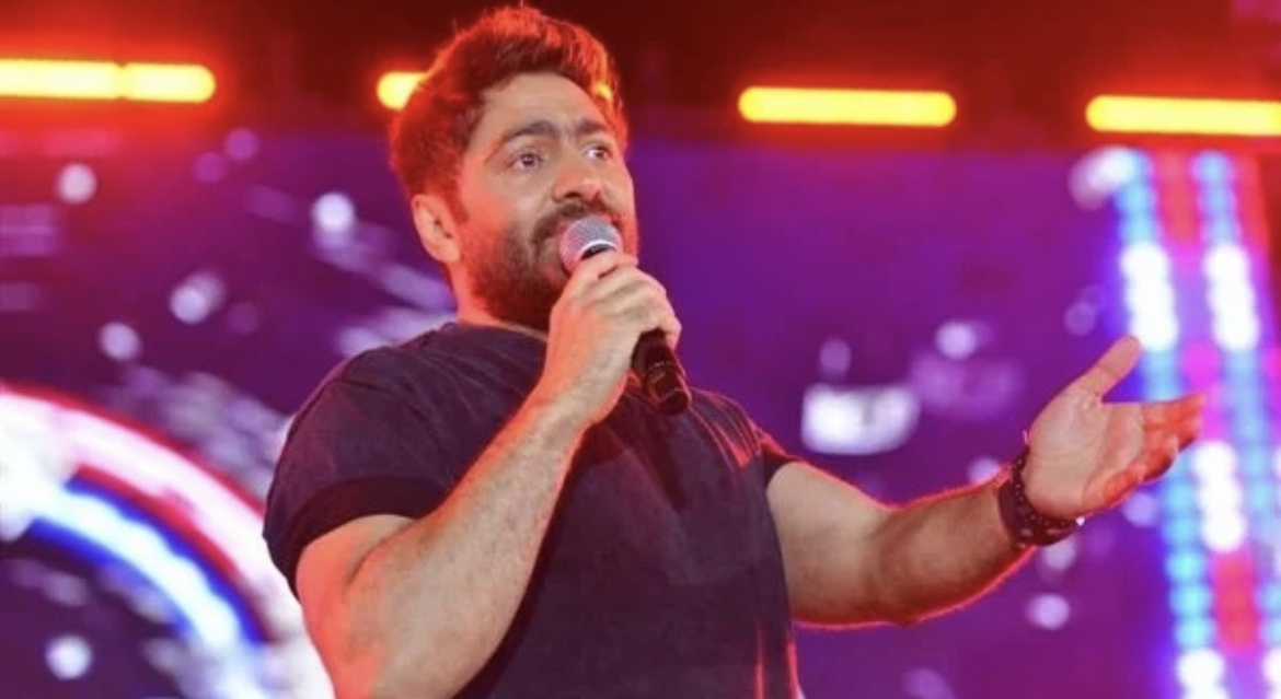 تامر حسني يفاجئ جمهوره في الساعات الأولى من 2024 بأغنية جديدة