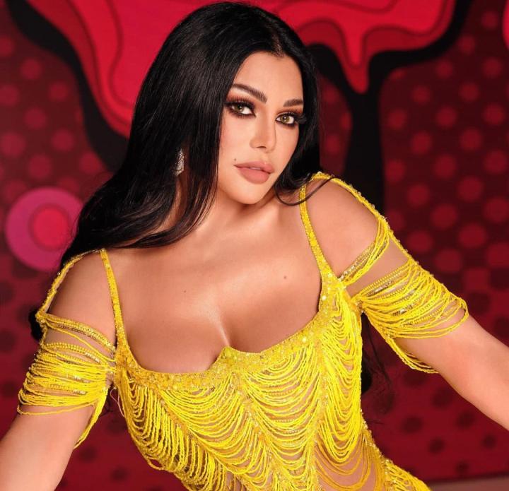 Click to enlarge image haifa yellow outfit.jpg