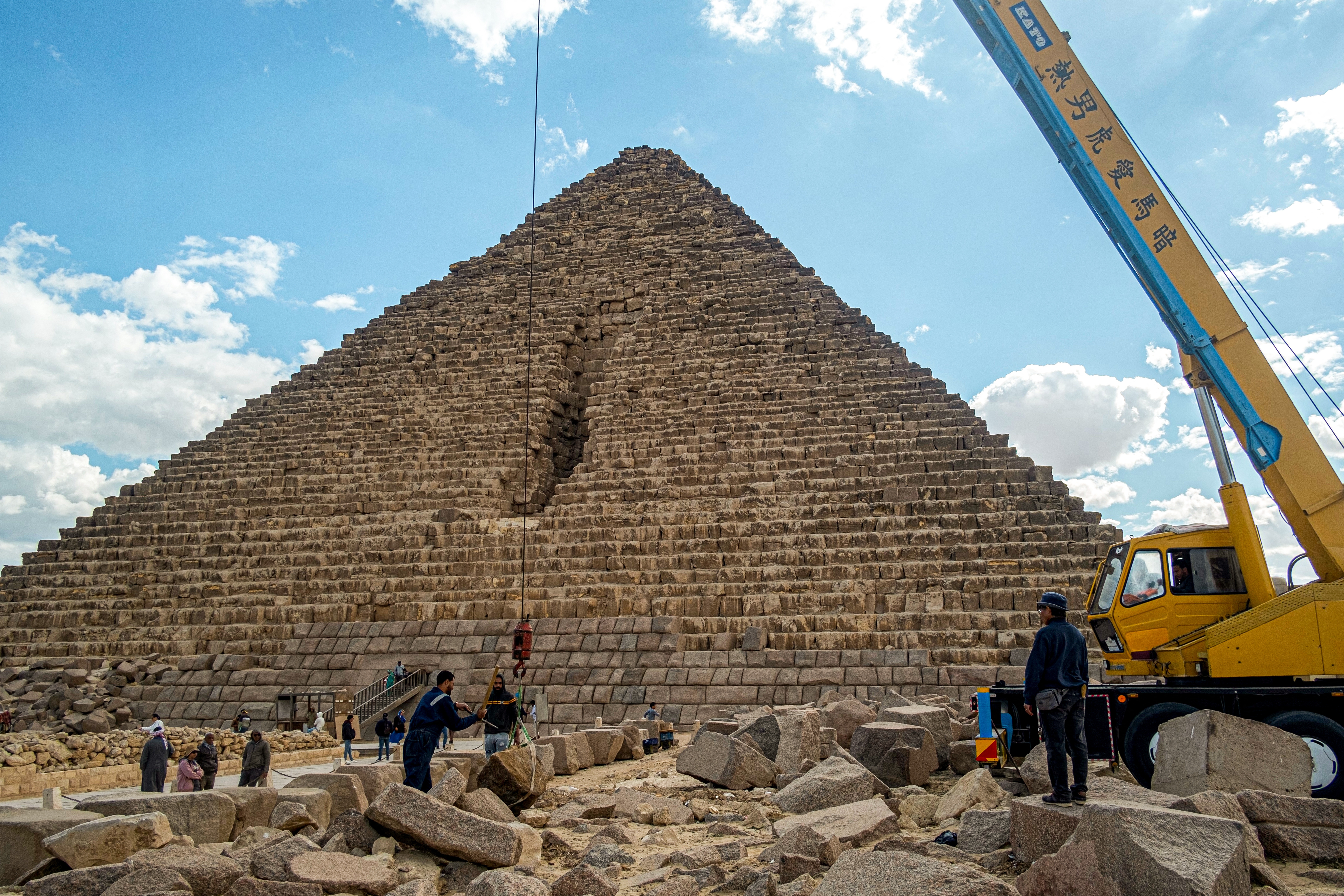 مشروع القرن يثير جدلاً في مصر