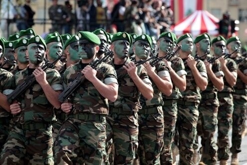 النجوم يحتفلون بعيد الجيش اللبناني !