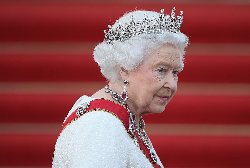 الملكة إليزابيث تُغادر قصر باكنغهام وتوضع في الحجر الصحي بسبب كورونا!