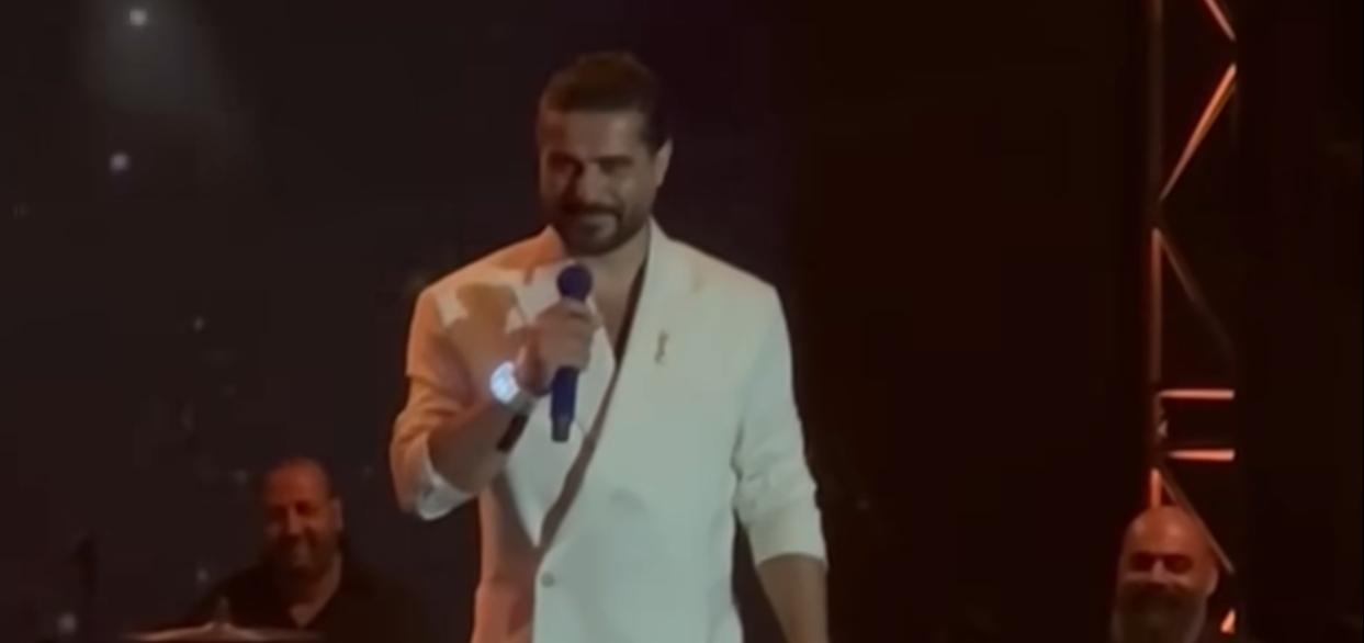 بالفيديو- ناصيف زيتون يرحب بزوجته دانييلا رحمة في مهرجان إهدنيات