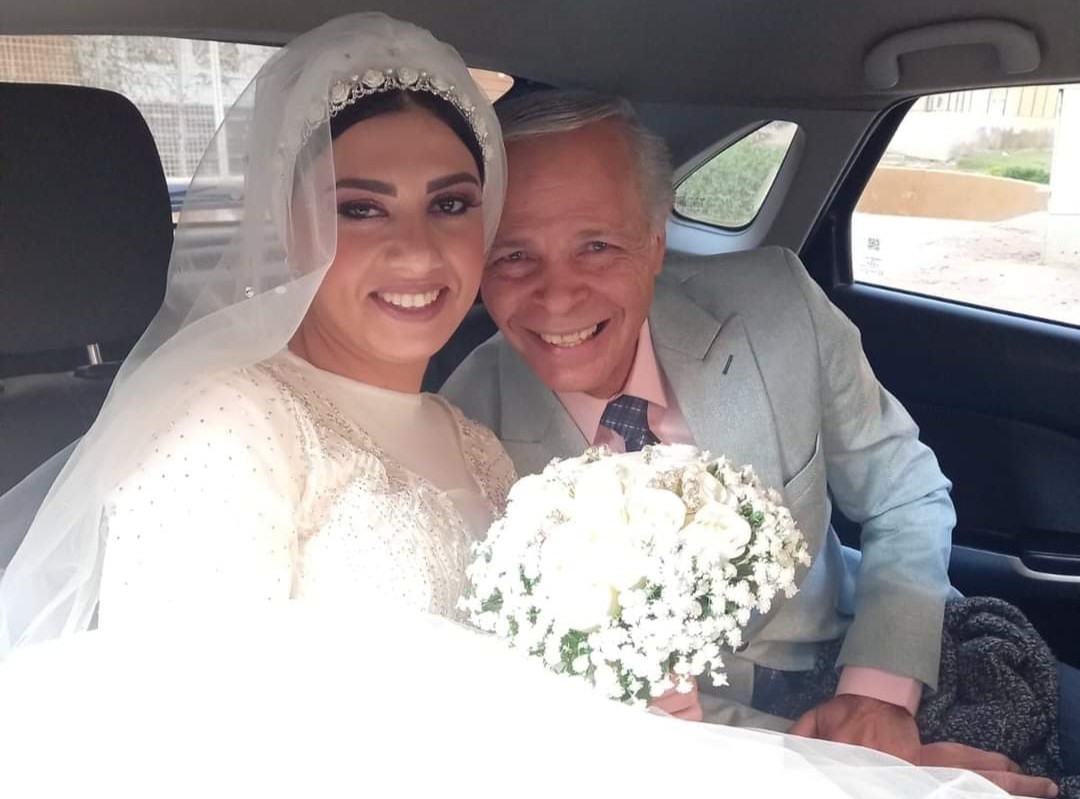ممثل مصري يحدث ضجة بسبب زواجه في عامه 69!