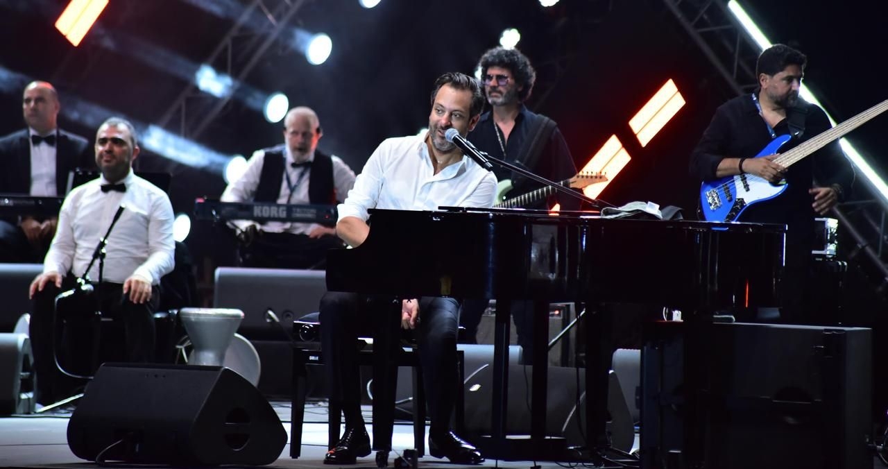 أمسية موسيقية إستثنائية جمعت غي مانوكيان ونخبة من الموسيقيين اليونانيين في مهرجان أعياد بيروت