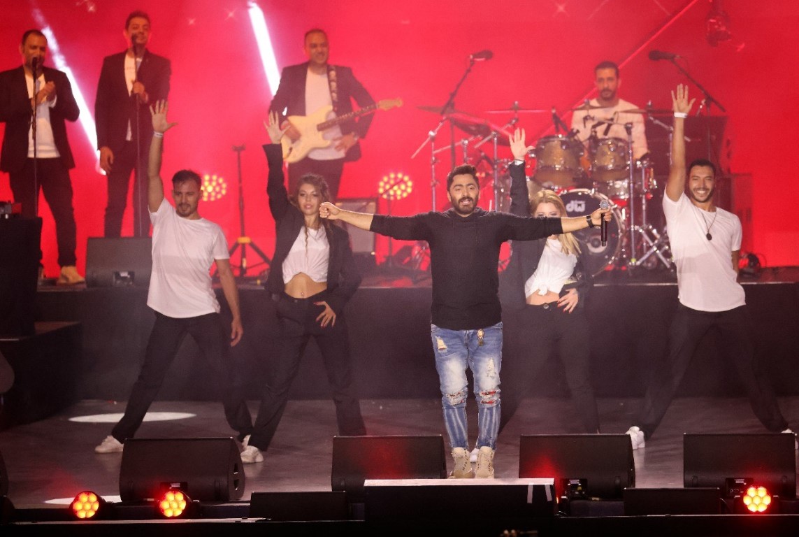 تامر حسني يُشعل أجواء حفل إكسبو دبي 2020 أمام جمهور من مختلف أنحاء العالم
