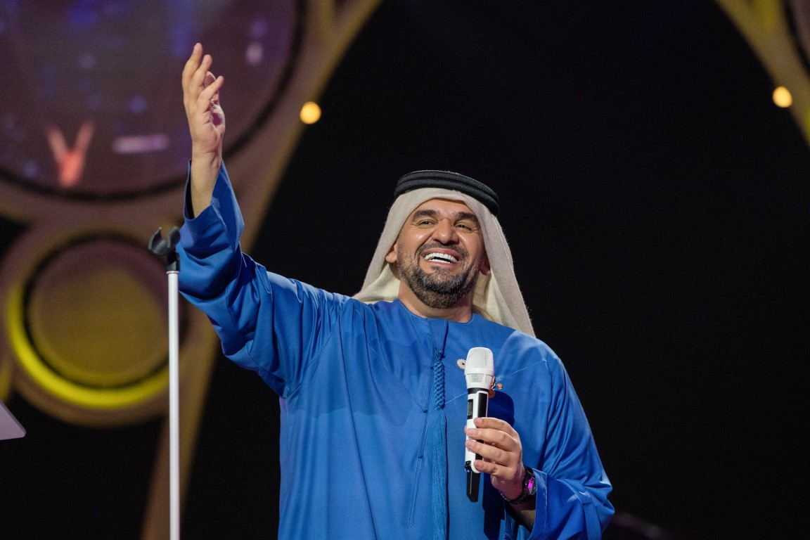 حسين الجسمي يختتم حفلات ساحة الوصل في إكسبو دبي 2020 أمام حضور غفير