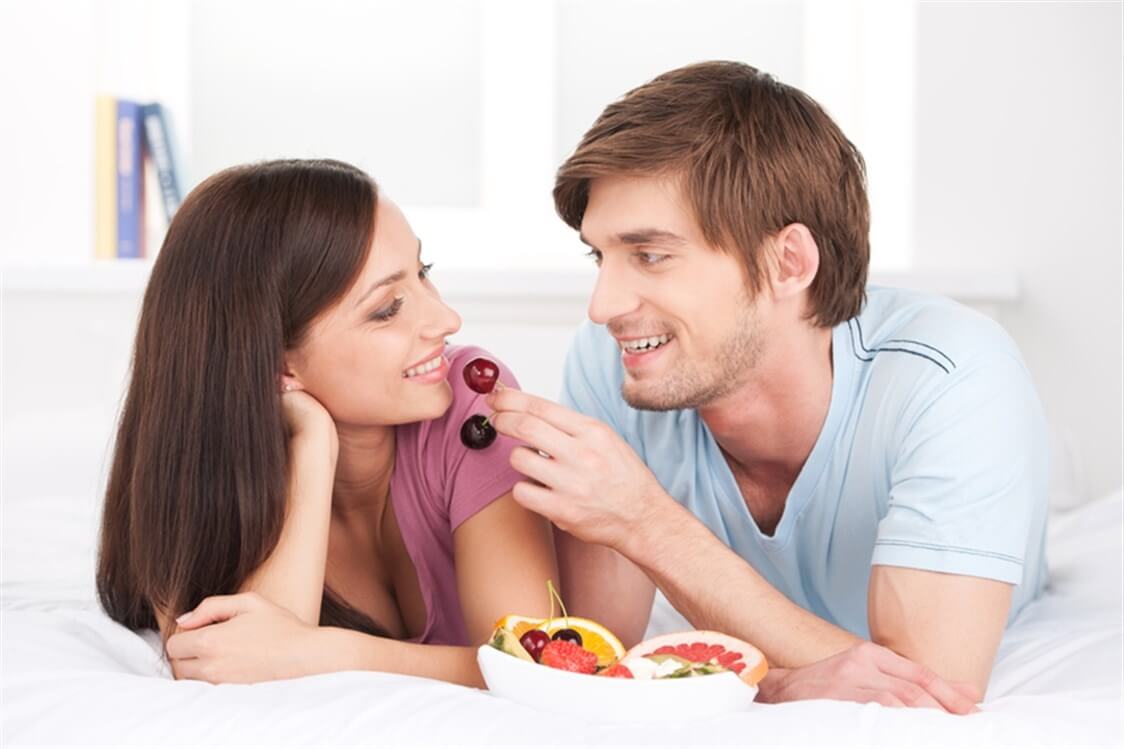 إليكم أبرز الأطعمة التي يجب تناولها قبل العلاقة الجنسية!