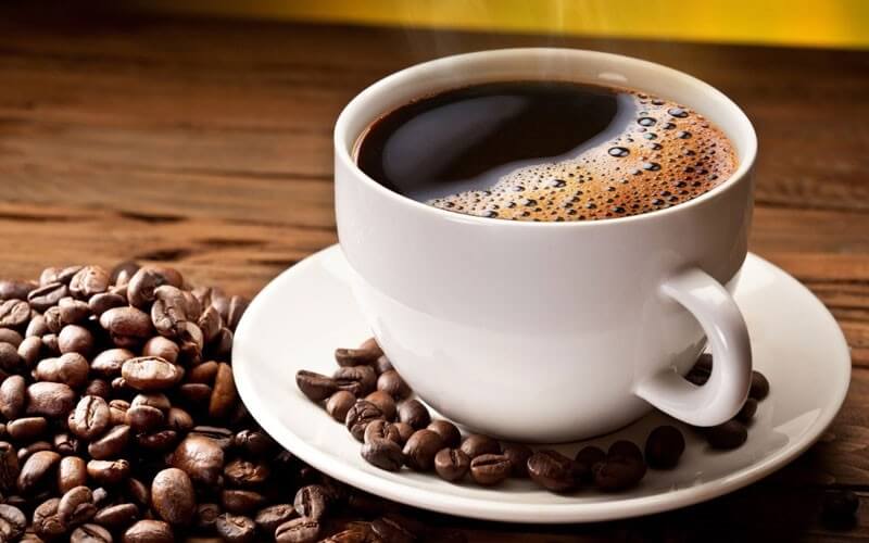 هل تعلم كم من الوقت يستمر تأثير فنجان القهوة عليكَ؟