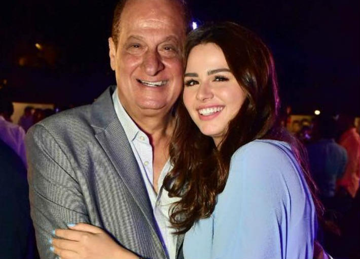 hanadi mhana with father