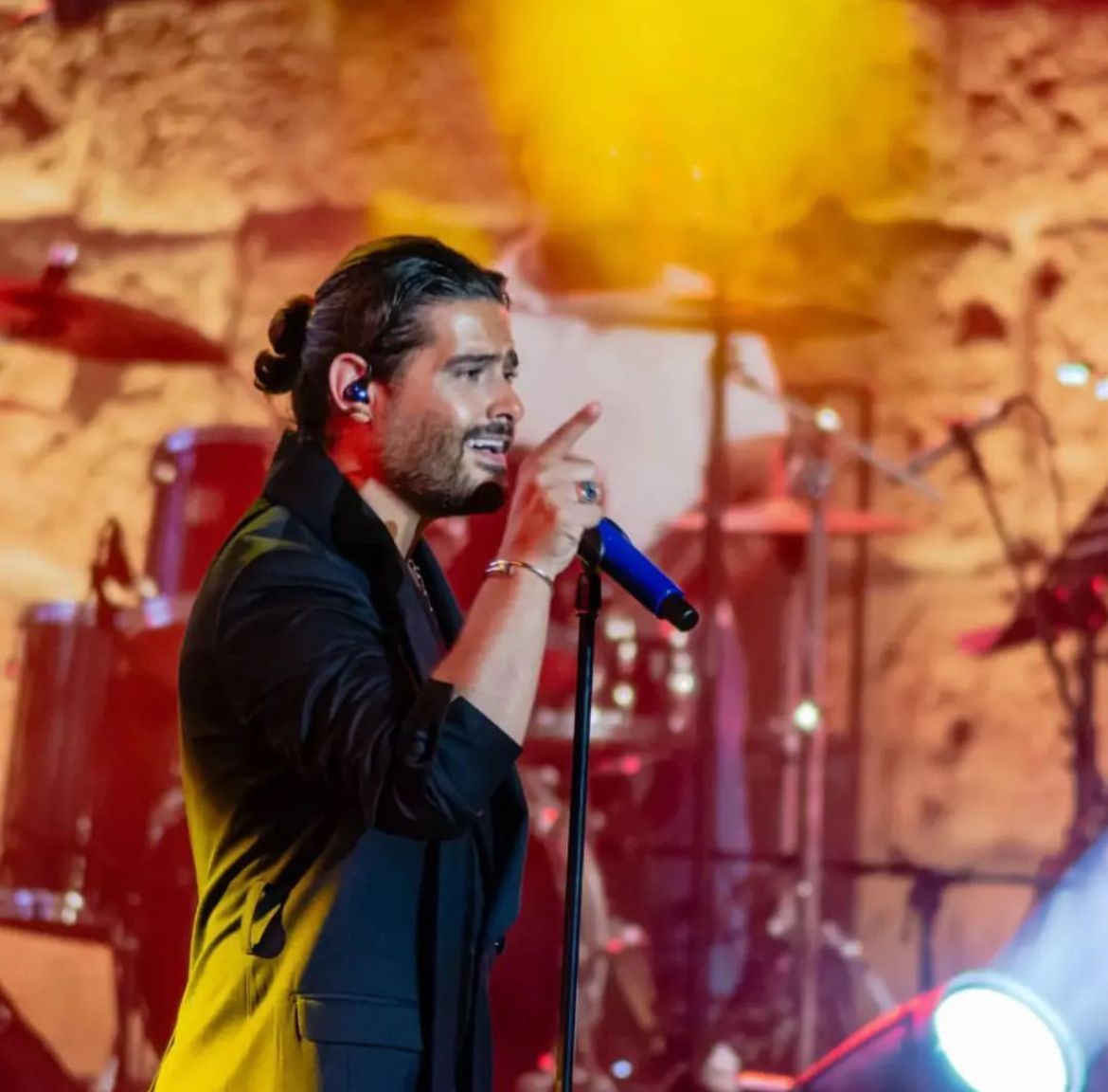 f41cb3fa-3207-4aac-af33-10f8e81e1696