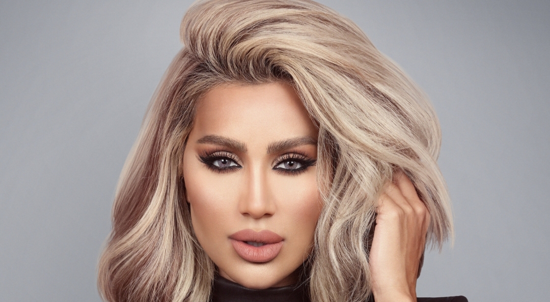 مايا دياب ترتدي دباً أبيض وتفاجئ توأم صديقتها في بيروت