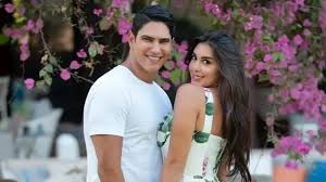 ما حقيقة عودة ياسمين صبري لأحمد أبو هشيمة؟