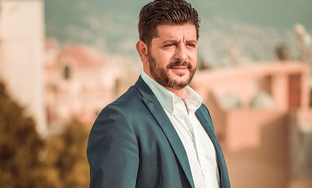 طوني عيسى يقلب الأجواء في «فريز»… مقلب غير متوقع يُفاجئ فريق العمل