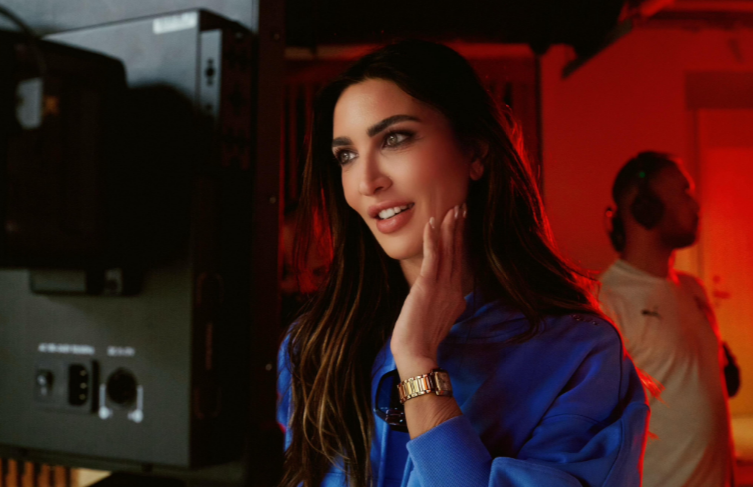 المخرجة اللبنانية فرح علامة تستكمل خطواتها نحو العالمية من خلال كليب Bouquet للفنانة أندريا بوستانيكا