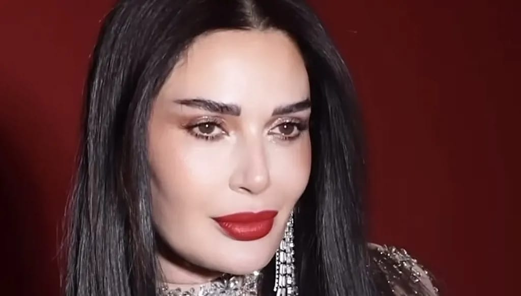 أسرة مسلسل "كذبة سودا" تحتفل بعيد ميلاد سيرين عبد النور