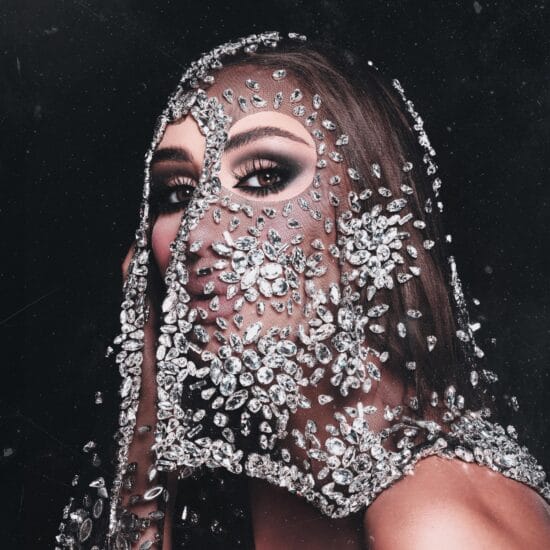 مايا دياب تطلق جديدها "قبة" باللهجة البدوية