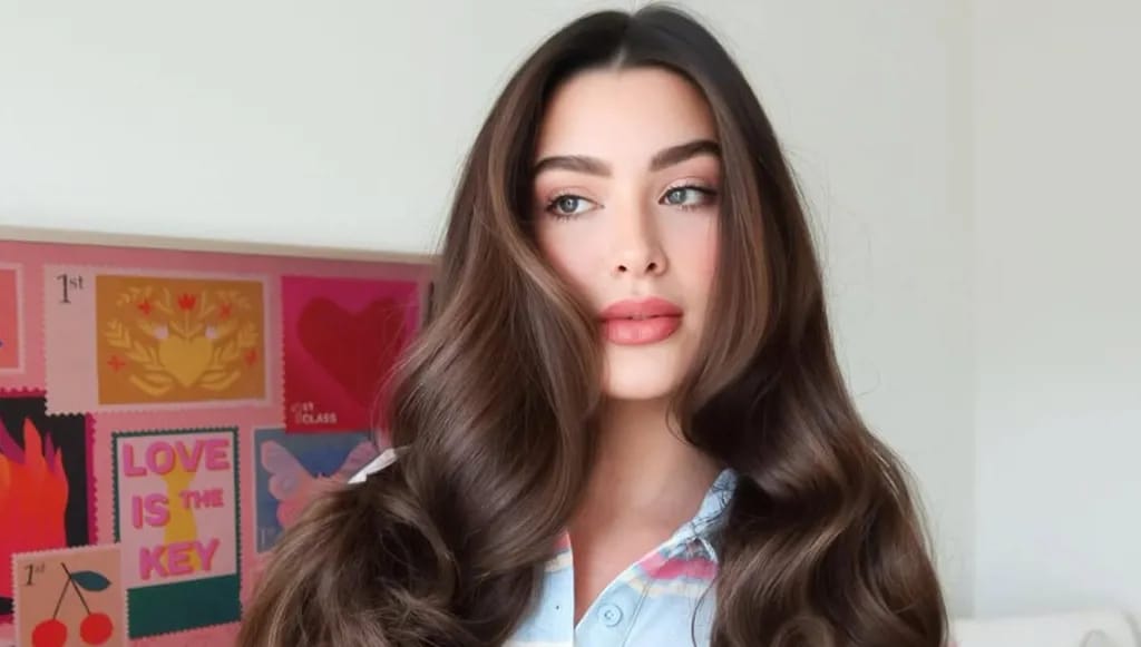 روان بن حسين تلتقي ابنتها بعد فراق دام لعام… لقاء ينهي ألم الإشتياق روان بن حسين تلتقي ابنتها بعد فراق دام لعام… لقاء ينهي ألم الإشتياق