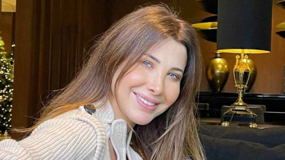 نانسي عجرم تعلن استئناف نشاطها الفني رغم الظروف الراهنة في البلاد