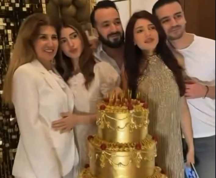 نارين بيوتي تحتفل بعيد ميلادها وسط أجواء عائلية مميزة