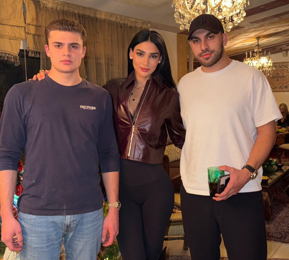 تعرض وصيفة أولى لملكة جمال لبنان سيبال بوشعيا وشقيقيها لعملية سطو مسلّح في وضح النهار في الزلقا