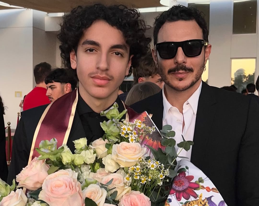 باسل خياط يوثّق لحظة فخر بتخرّج نجله شمس