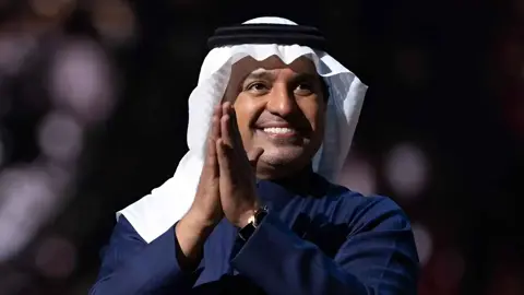 بعد حسم اللقب.. راشد الماجد يدخل على خط أفراح نادي النصر السعودي