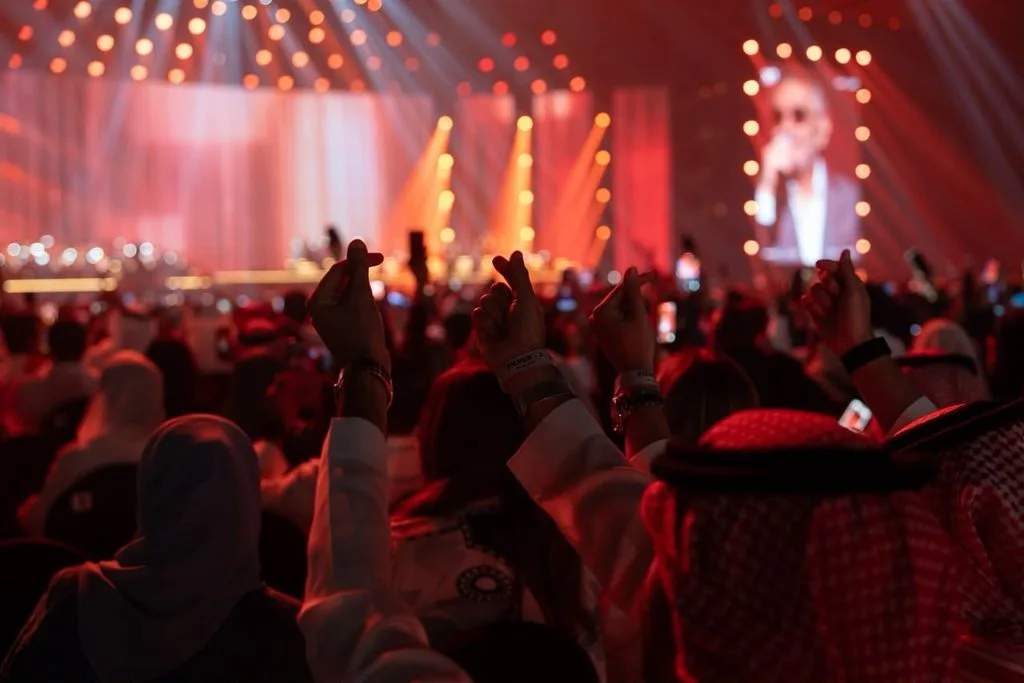 فضل شاكر يفتتح موسم الخبر الثاني.. و«يا غايب» تتكرر بطلب الجمهور