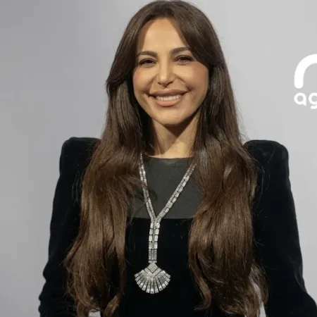 «للأرض سلام من فوق».. رسالة عبير نعمة تتخطى حدود الفن