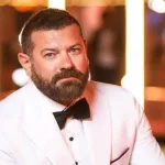 عمرو يوسف يواجه اتهامات بسرقة مسلسل «180» والمنتج كريم أبو ذكري يرد