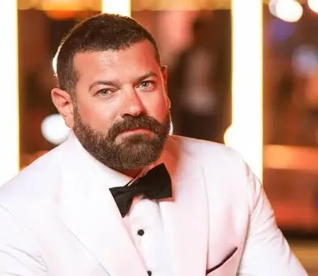 عمرو يوسف يواجه اتهامات بسرقة مسلسل «180» والمنتج كريم أبو ذكري يرد